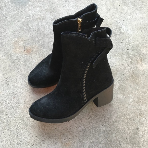 ❌SOLD❌UGG Fraise Whipstitch Boots - Picture 3 of 8